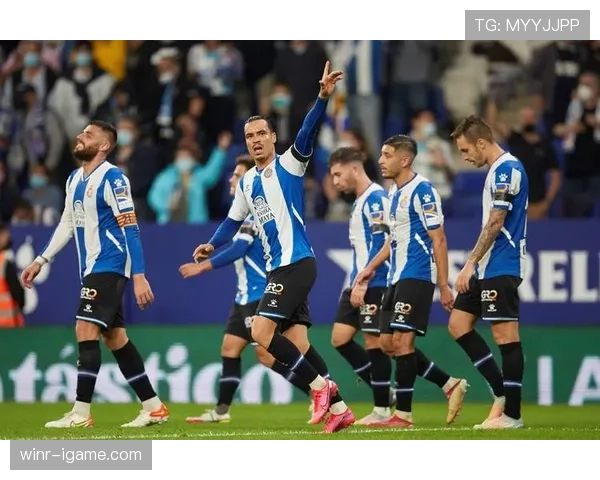 西甲瓦伦西亚迎关键战役，主场力克劲敌重燃争冠希望