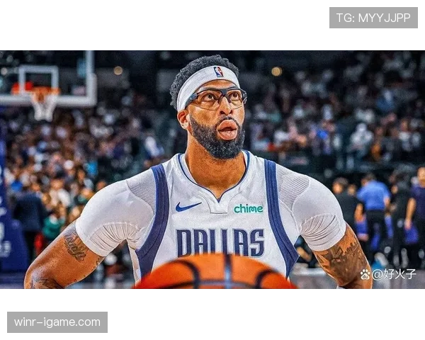 戴维斯展现出色防守实力，成为球队胜利关键