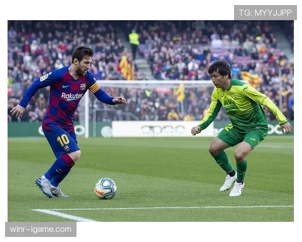 巴西队边路突破彰显团队协作，进攻战术全面升级表现抢眼