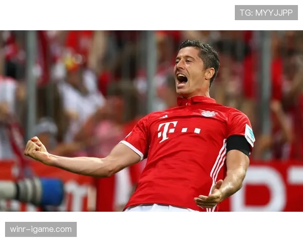 莱万多夫斯基庆祝动作背后的故事:经典足球时刻的诞生 莱万多夫斯基庆祝动作背后的故事:经典足球时刻的诞生